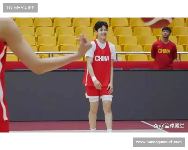 杨舒予砍下17分外线火力全开助力女篮热身赛大胜 杨舒予砍下17分外线火力全开助力女篮热身赛大胜